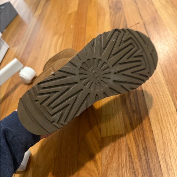 UGG Boots - Picture 6 of 6